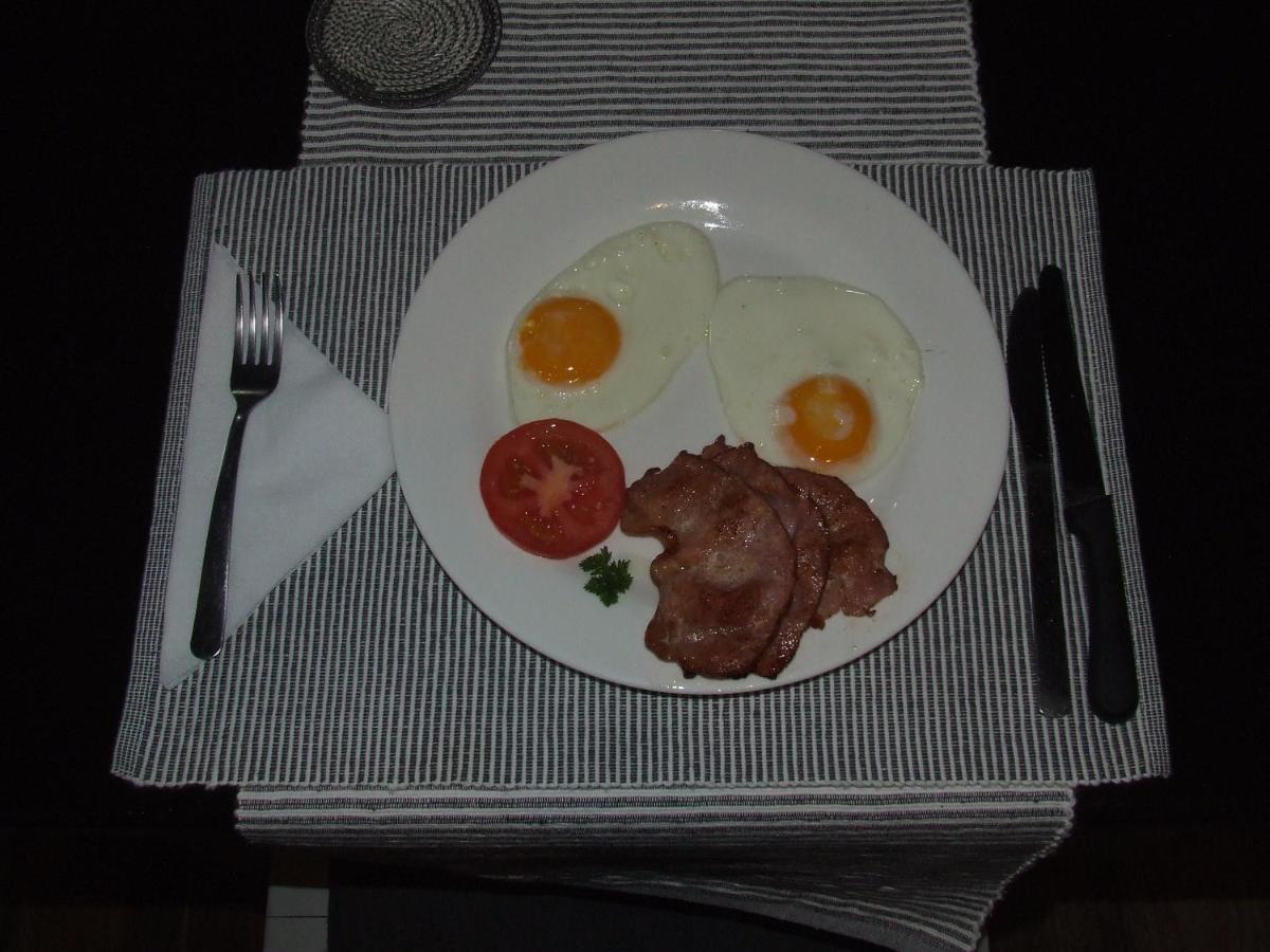 Kruger'S Guest House White River Bagian luar foto