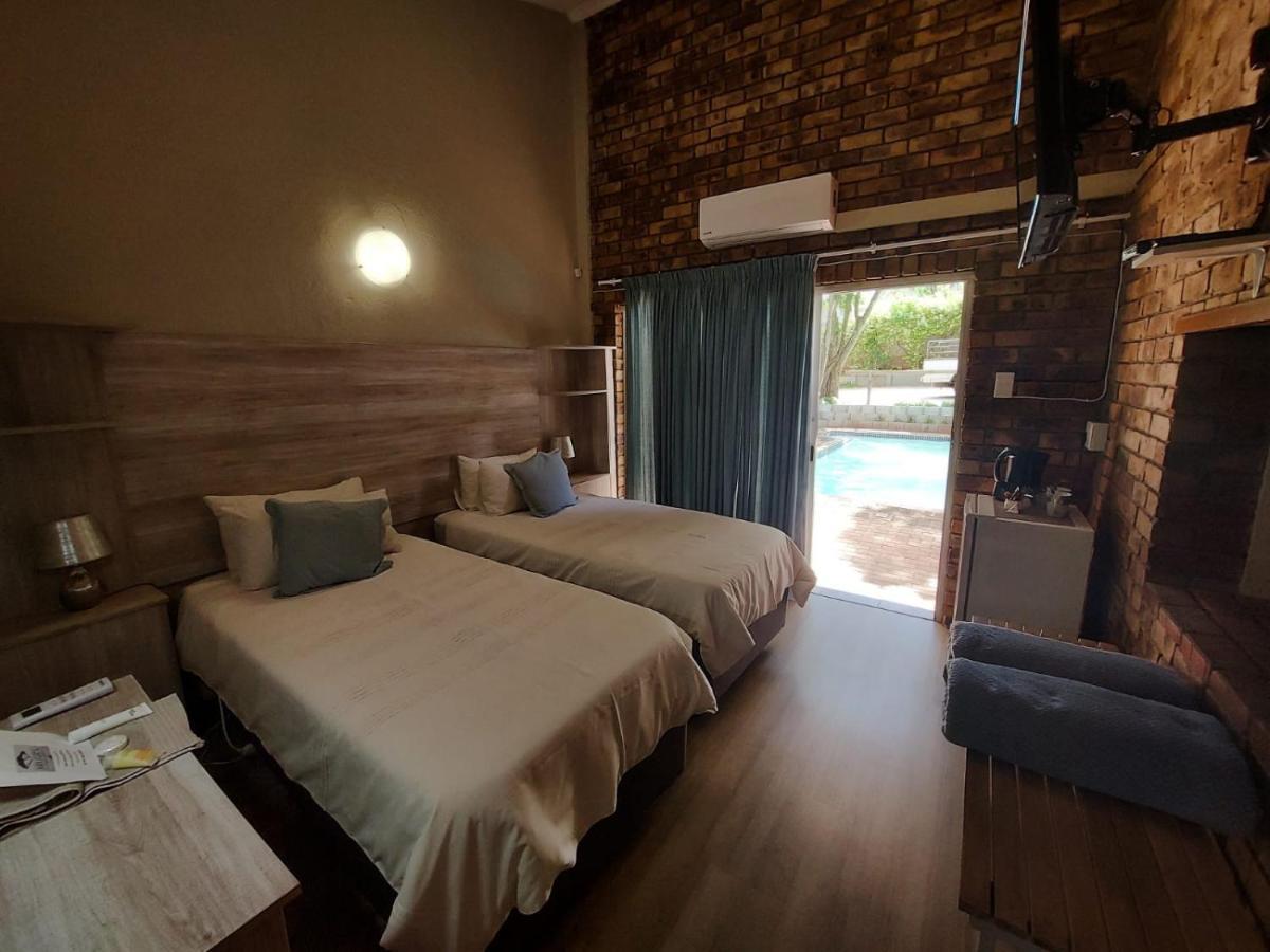 Kruger'S Guest House White River Bagian luar foto