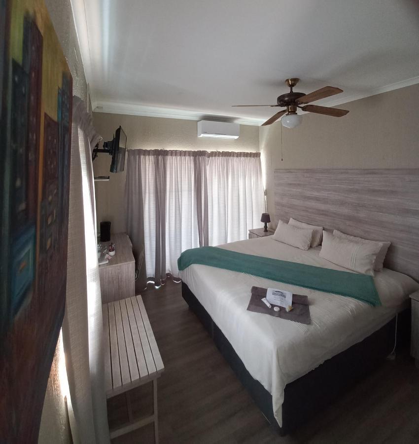 Kruger'S Guest House White River Bagian luar foto