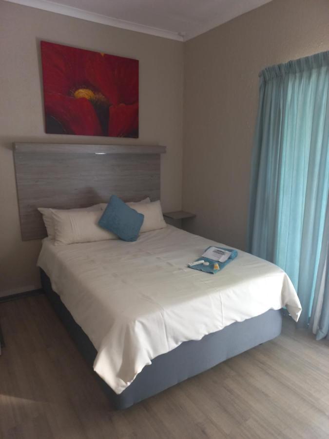 Kruger'S Guest House White River Bagian luar foto