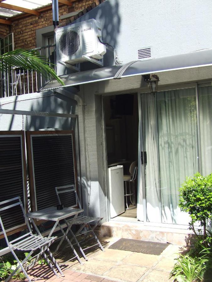 Kruger'S Guest House White River Bagian luar foto