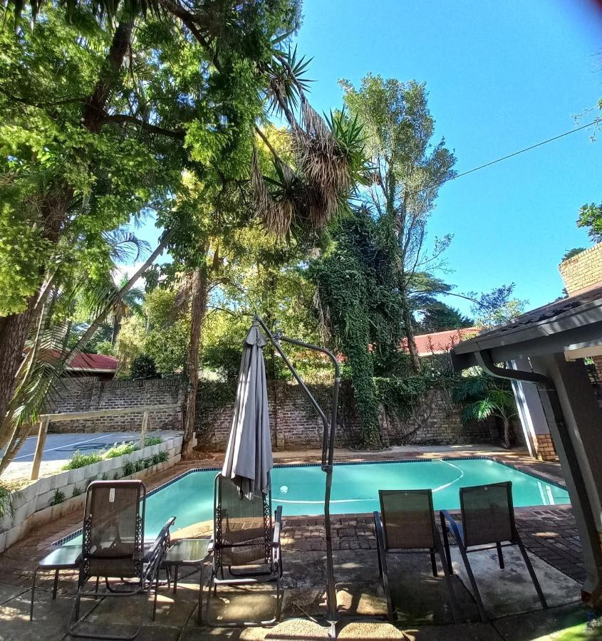 Kruger'S Guest House White River Bagian luar foto